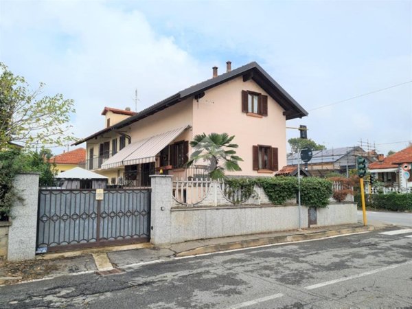 casa semindipendente in vendita ad Orbassano