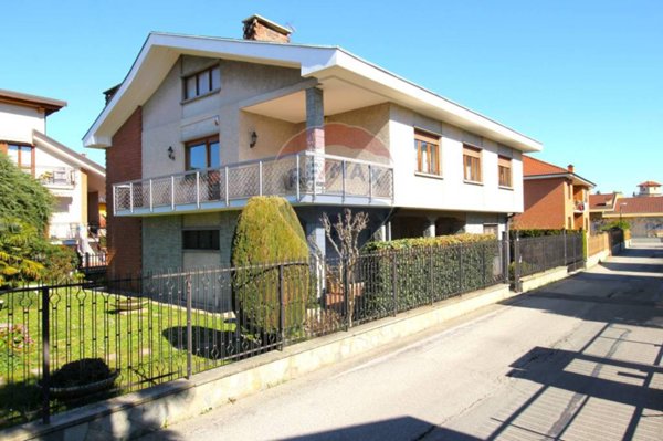 casa indipendente in vendita ad Orbassano