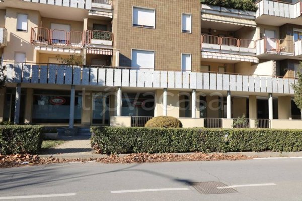 locale commerciale in vendita ad Orbassano
