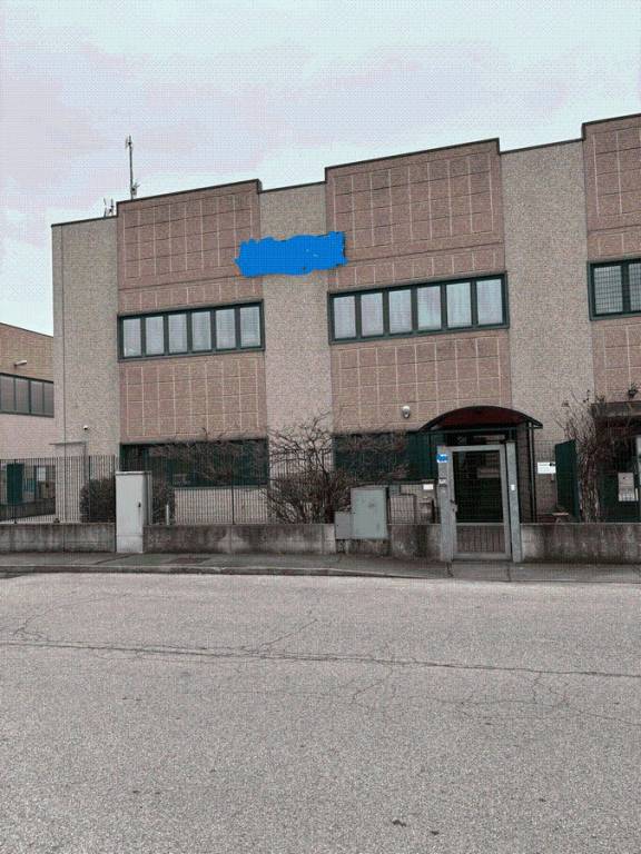 locale commerciale in vendita ad Orbassano