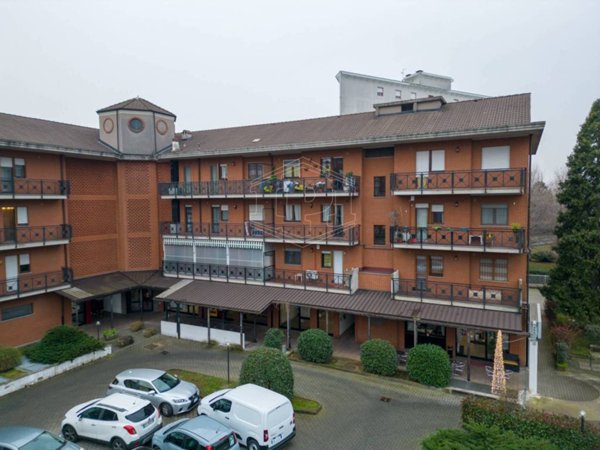 negozio in vendita ad Orbassano