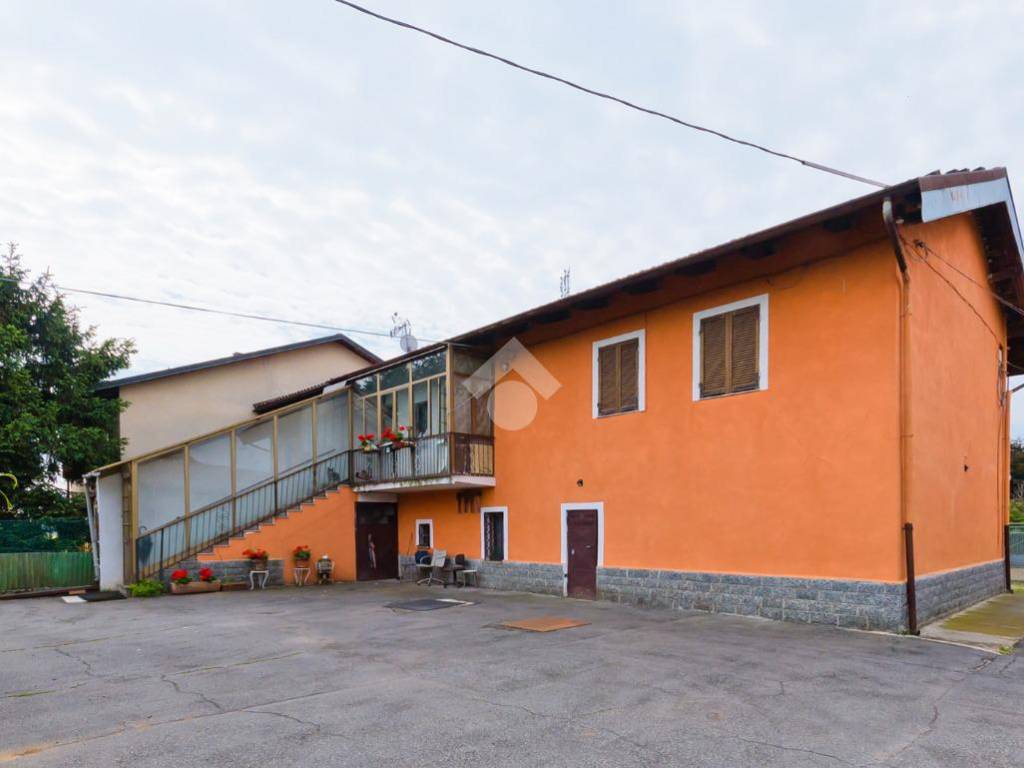 casa semindipendente in vendita ad Orbassano