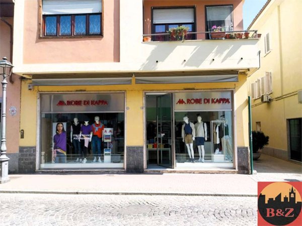 negozio in vendita ad Orbassano