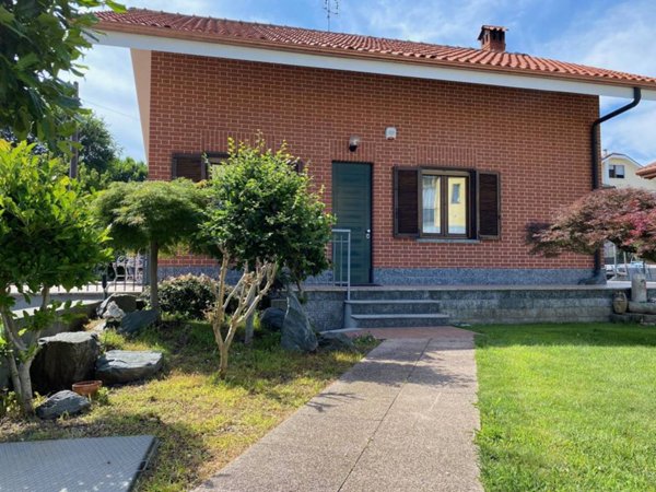casa indipendente in vendita ad Orbassano