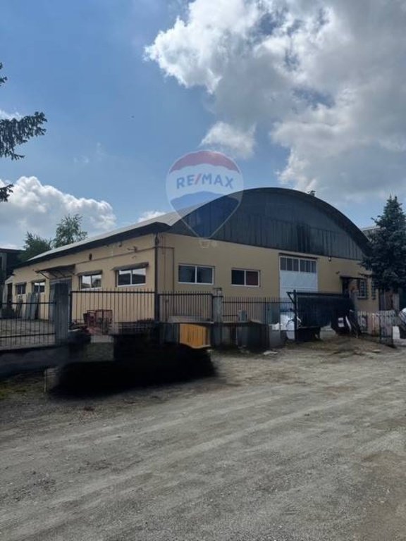locale commerciale in vendita ad Orbassano