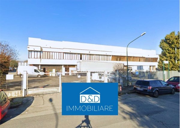 locale commerciale in vendita ad Orbassano