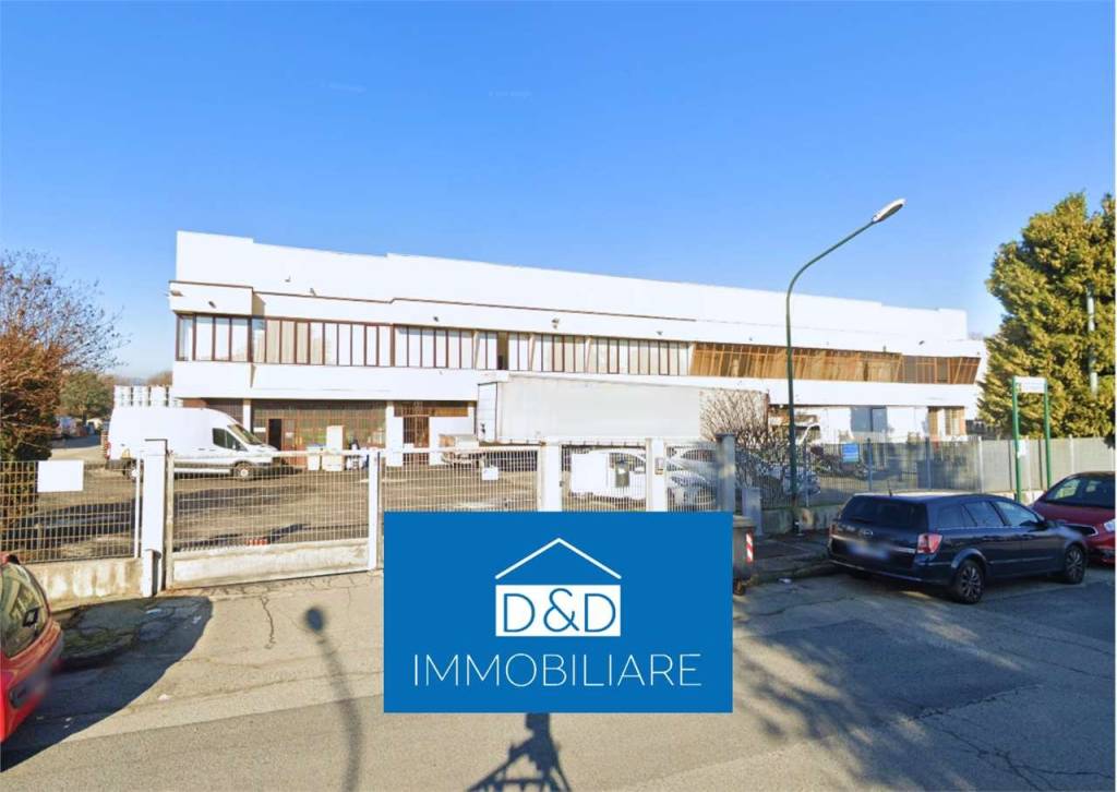 locale commerciale in vendita ad Orbassano