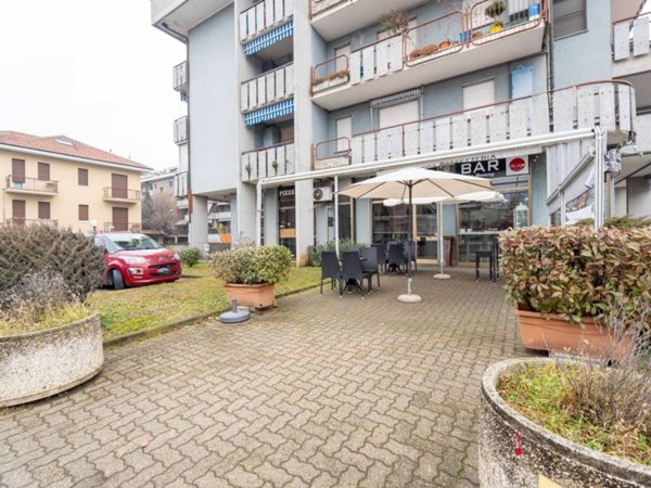 negozio in vendita ad Orbassano