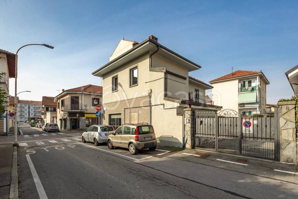 negozio in vendita ad Orbassano