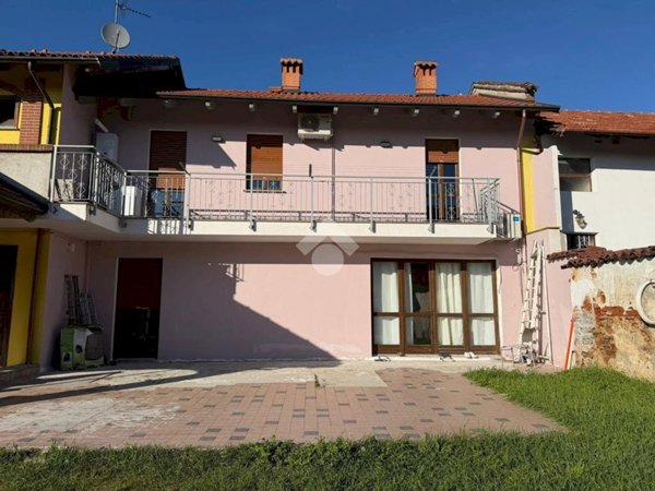 casa semindipendente in vendita ad Orbassano