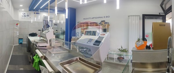 negozio in vendita ad Orbassano
