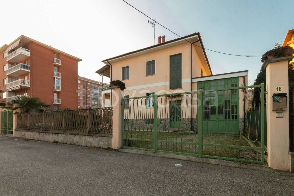casa indipendente in vendita ad Orbassano