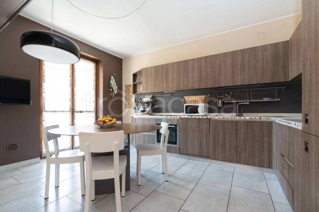 appartamento in vendita ad Orbassano