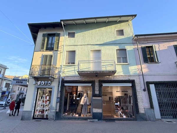 negozio in vendita ad Orbassano