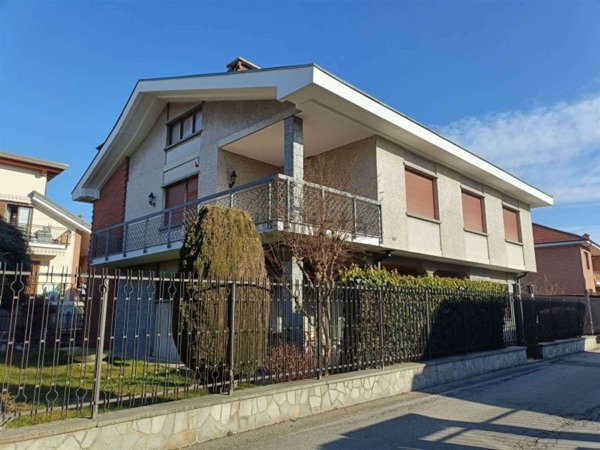 casa indipendente in vendita ad Orbassano