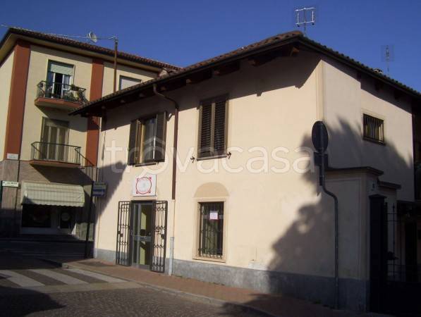 negozio in vendita ad Orbassano
