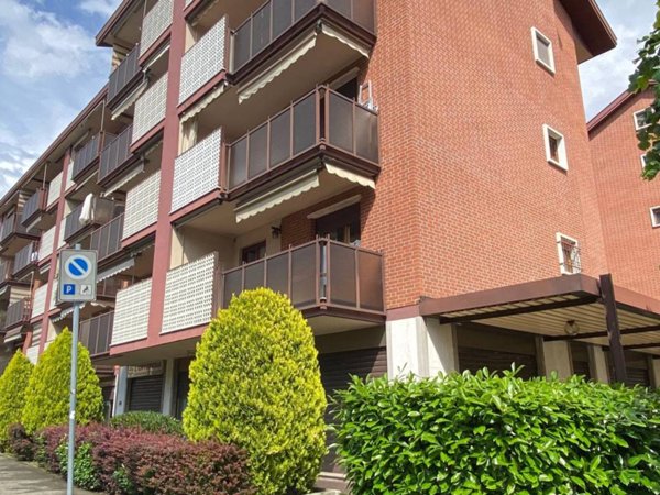 negozio in vendita ad Orbassano