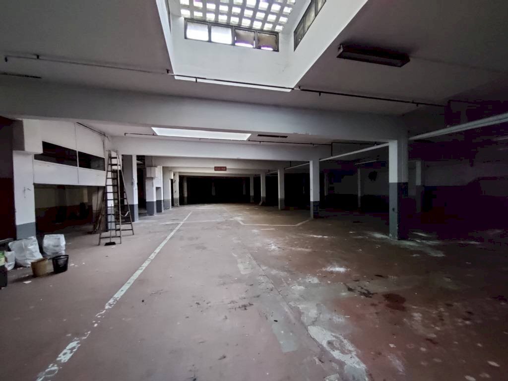 locale commerciale in vendita ad Orbassano