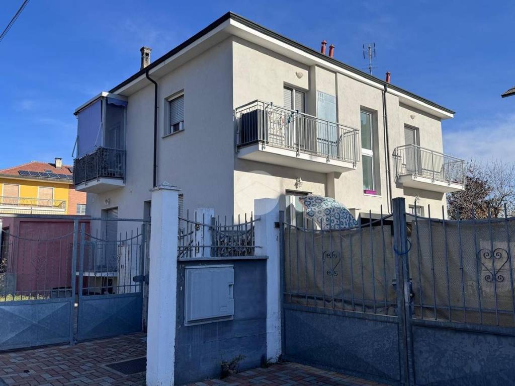 casa indipendente in vendita ad Orbassano