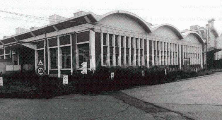 locale commerciale in vendita ad Orbassano