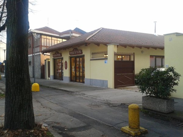 negozio in vendita ad Orbassano