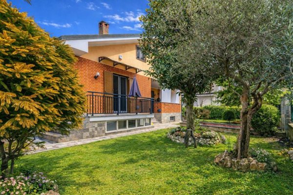 casa indipendente in vendita ad Orbassano