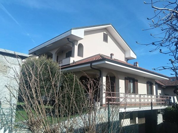 casa indipendente in vendita ad Orbassano