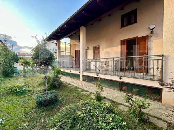 casa indipendente in vendita ad Orbassano