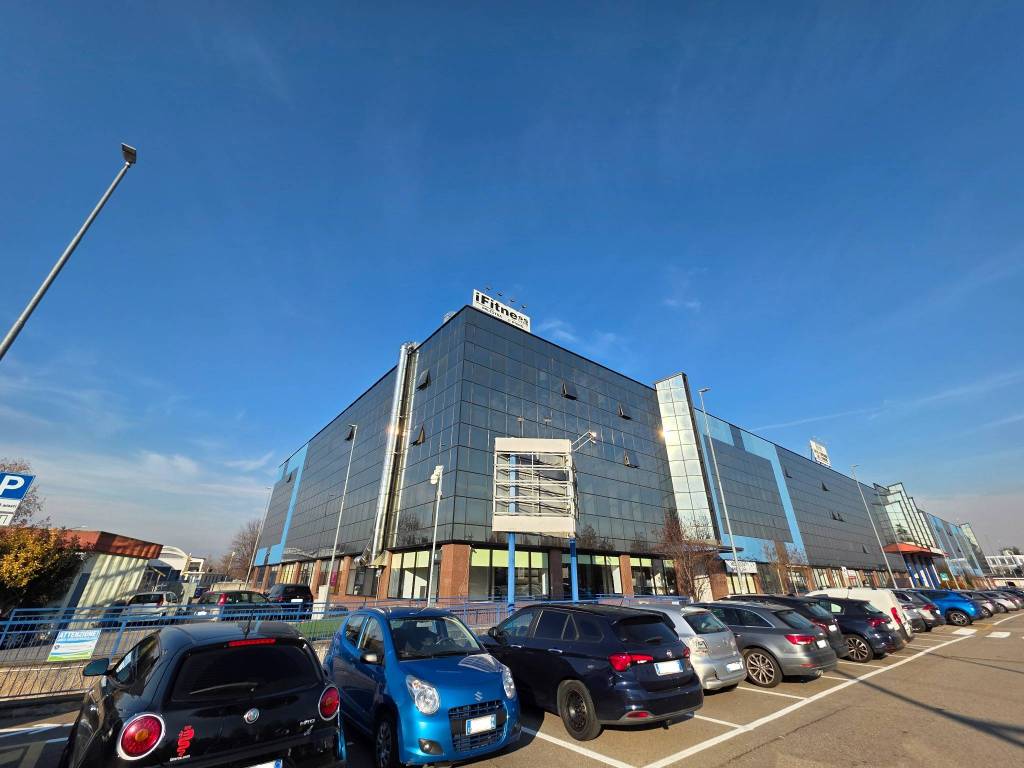 negozio in vendita ad Orbassano