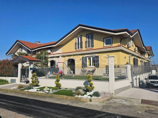 casa indipendente in vendita ad Orbassano in zona Tetti Valfrè