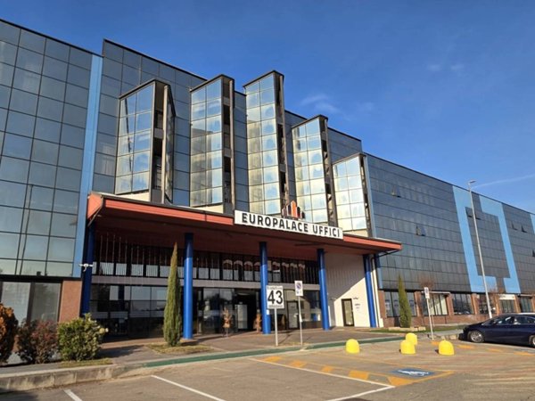 ufficio in vendita ad Orbassano