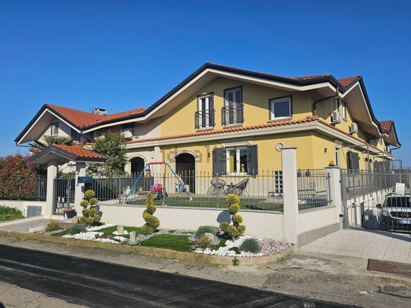 casa indipendente in vendita ad Orbassano