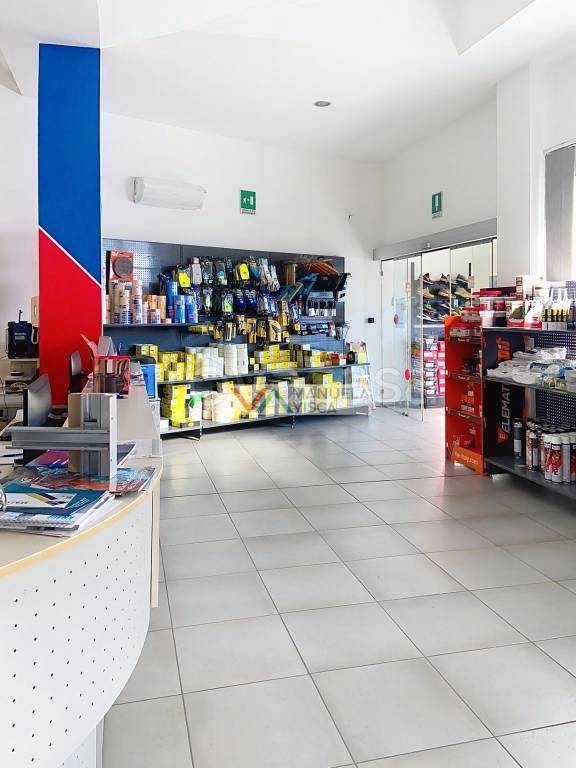 capannone in vendita ad Orbassano