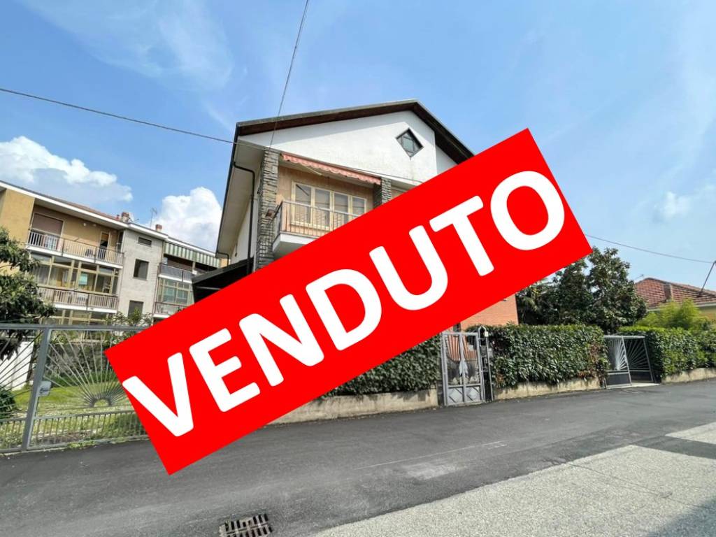 casa indipendente in vendita ad Orbassano in zona Tetti Valfrè