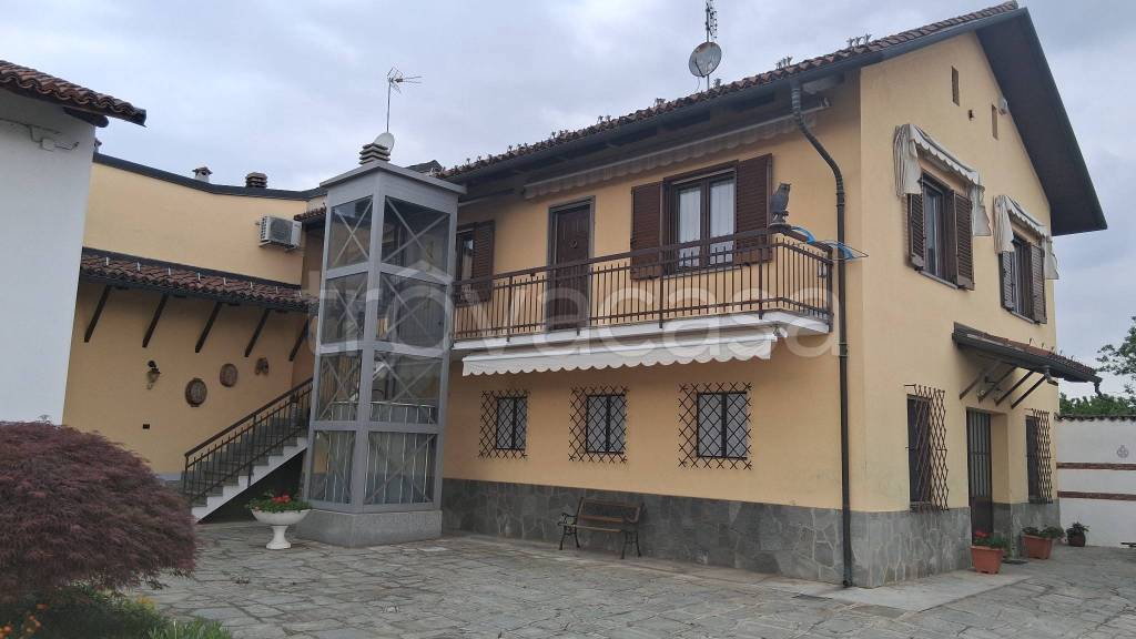 casa indipendente in vendita ad Orbassano in zona Tetti Valfrè