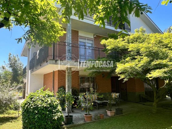 casa indipendente in vendita ad Orbassano