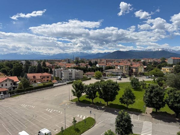 appartamento in vendita ad Orbassano