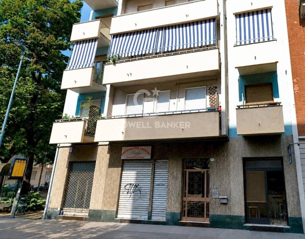 negozio in vendita ad Orbassano