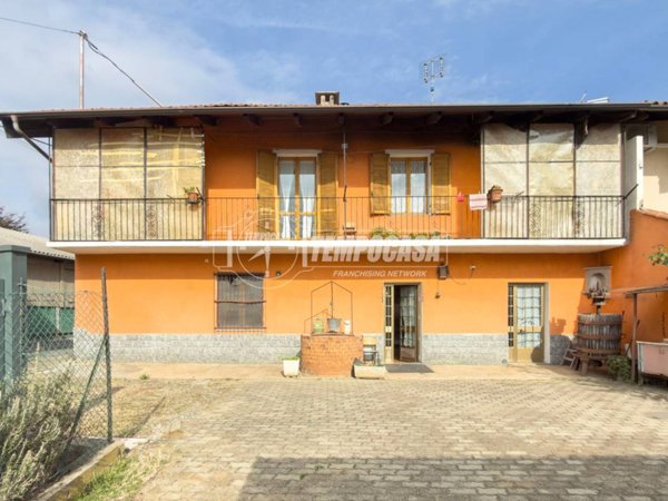 casa indipendente in vendita ad Orbassano in zona Tetti Valfrè