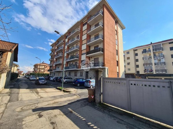 box auto in vendita ad Orbassano in zona Tetti Valfrè