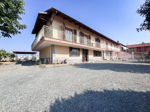 casa indipendente in vendita ad Orbassano in zona Tetti Valfrè