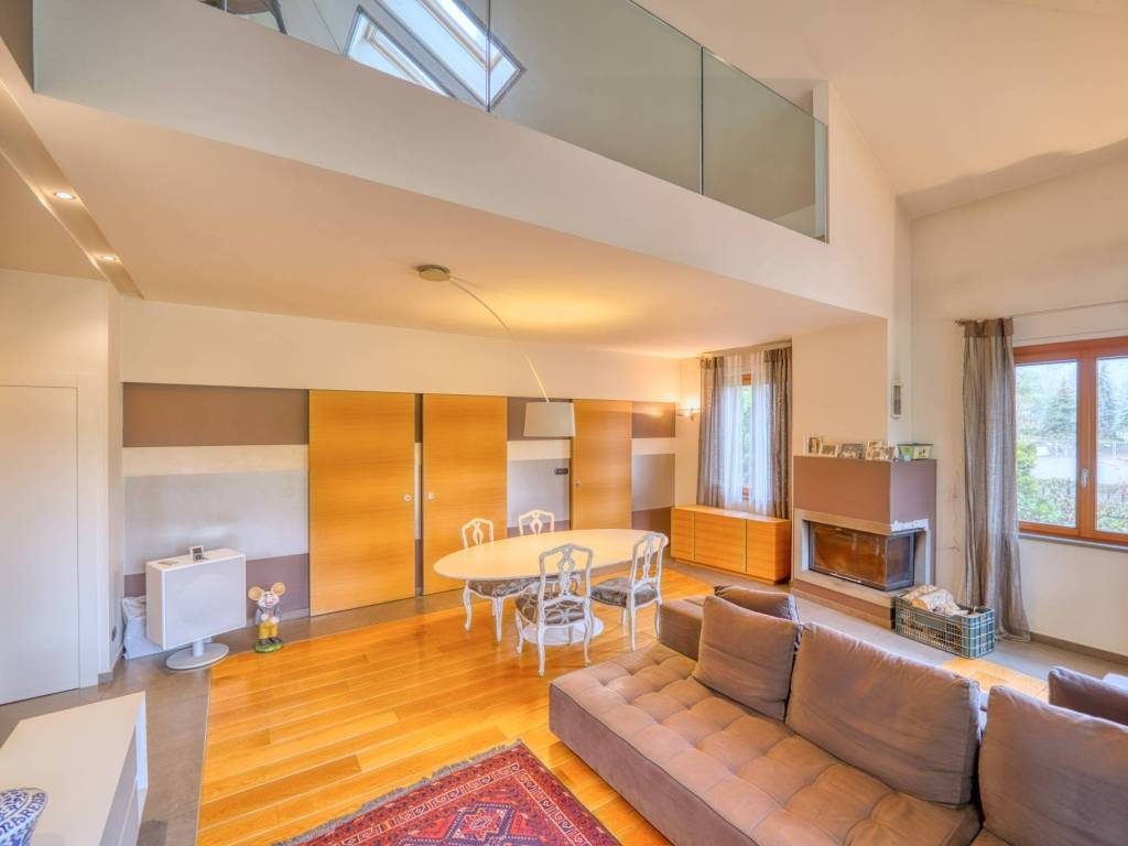 casa indipendente in vendita ad Orbassano in zona Tetti Valfrè