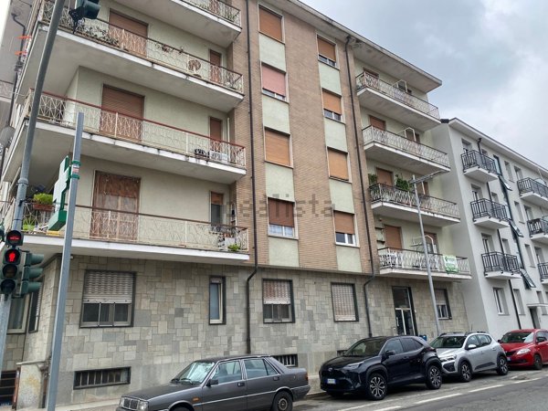 ufficio in vendita ad Orbassano in zona Tetti Valfrè
