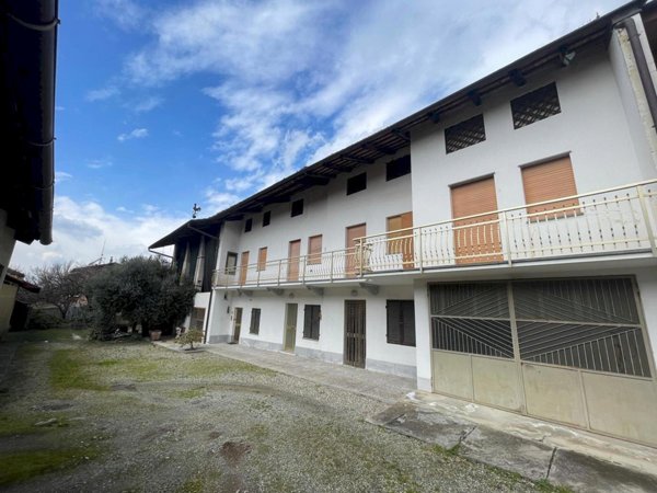 casa indipendente in vendita ad Orio Canavese
