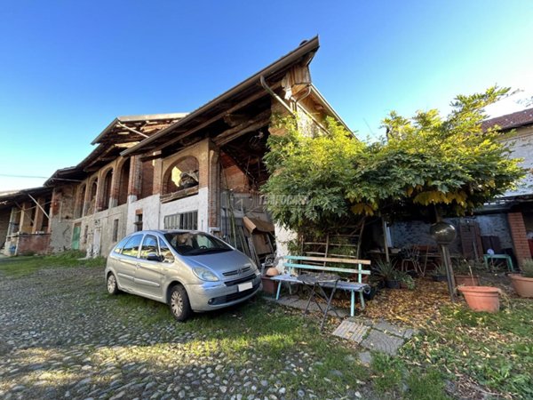 casa indipendente in vendita ad Orio Canavese