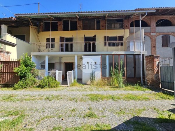 casa semindipendente in vendita ad Orio Canavese
