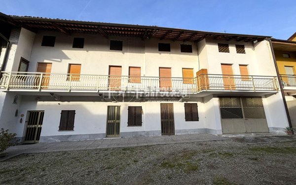 casa indipendente in vendita ad Orio Canavese