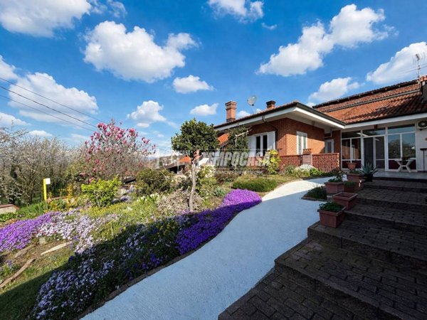 casa indipendente in vendita ad Orio Canavese