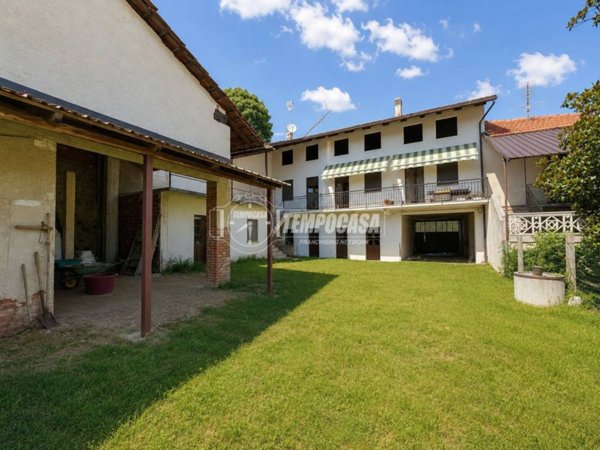 casa indipendente in vendita ad Orio Canavese
