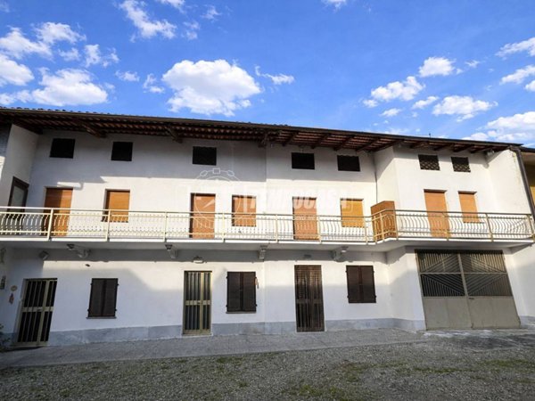 casa indipendente in vendita ad Orio Canavese